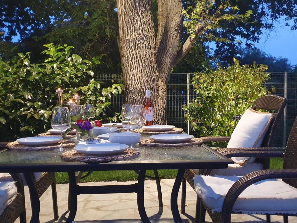 Вілла Dioni Luxury House Nea Iraklitsa Екстер'єр фото